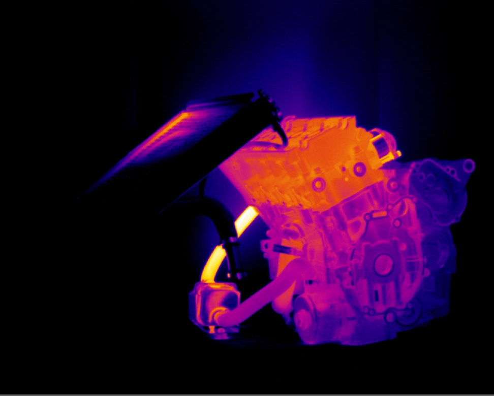 A thermal image of a pre-heater heating a 600cc racing engine